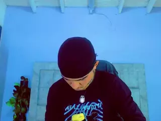 hannilest's Live Sex Cam Show