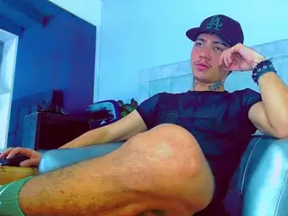 hannilest's Live Sex Cam Show