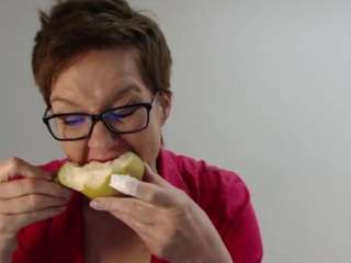 sofievelvet Live Webcam on CamSoda