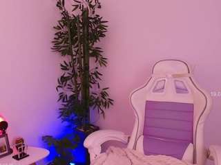 soy-mariana1's CamSoda show and profile