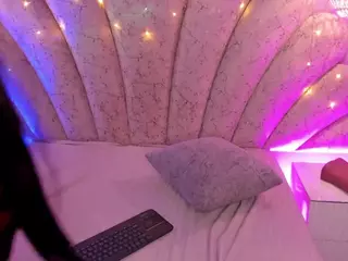 chloe-watsonxx's Live Sex Cam Show