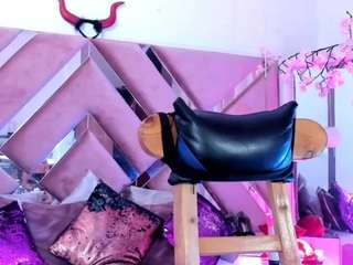 georgie-latino Live Webcam on CamSoda