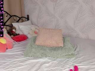 jane-broks's CamSoda show and profile