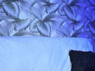 gorgeous-luna's CamSoda show and profile