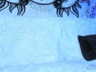 gorgeous-luna webcam