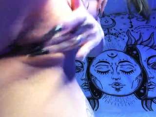 gorgeous-luna webcam