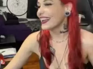 Missy13's Live Sex Cam Show