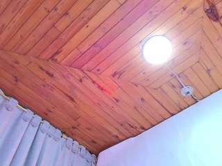 naiax's CamSoda show and profile