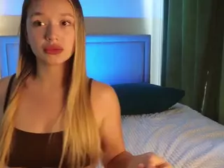 KiraMegan's Live Sex Cam Show