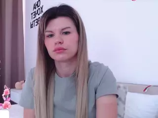 Asti757's Live Sex Cam Show