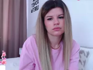 Asti757's Live Sex Cam Show