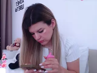 Asti757's Live Sex Cam Show
