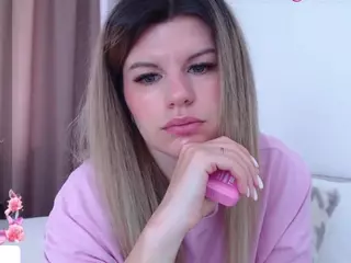 Asti757's Live Sex Cam Show