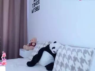 Asti757's Live Sex Cam Show