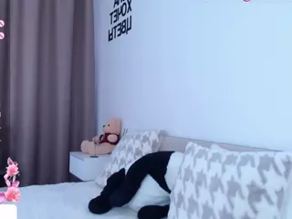 Asti757's Live Sex Cam Show