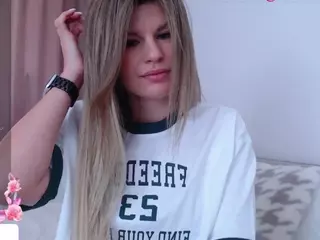 Asti757's Live Sex Cam Show