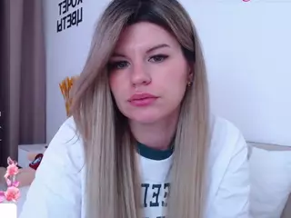 Asti757's Live Sex Cam Show