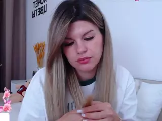 Asti757's Live Sex Cam Show