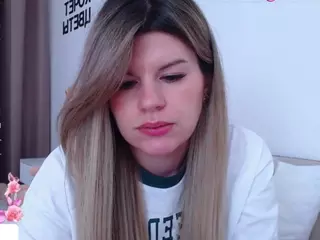 Asti757's Live Sex Cam Show