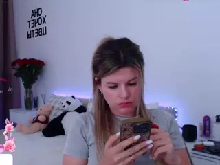 Asti757's Live Sex Cam Show