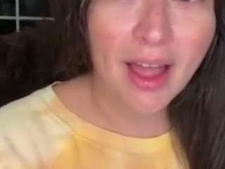 The luscious Jellybeanin wants you to fuck her shape now! jellybeanin from CamSoda