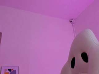  magic-mia-blue chat room