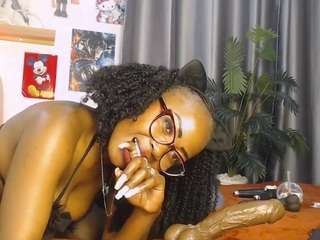 Queen-bree live cam preview