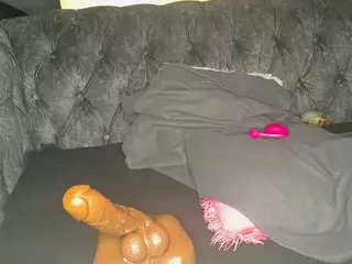 Queen-bree's Live Sex Cam Show