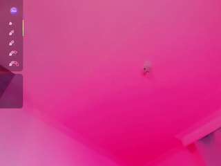 emilie-james Live Webcam on CamSoda