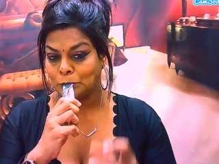 IndianCherryPie live webcam show