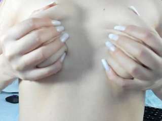 JasmineDreams — LIVE on Chaturbate