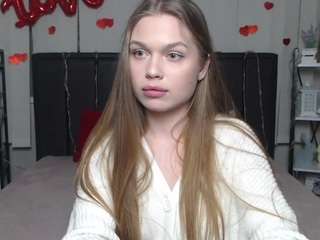 larapika's CamSoda show and profile