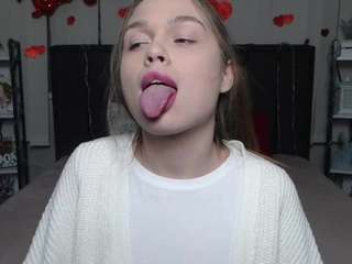 larapika's CamSoda show and profile