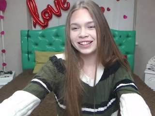 larapika's CamSoda show and profile