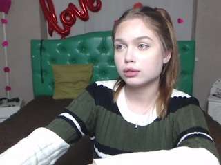 larapika's CamSoda show and profile