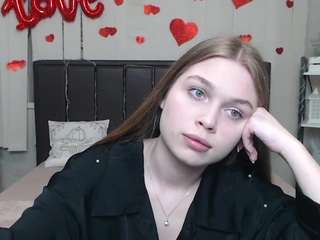 larapika's CamSoda show and profile