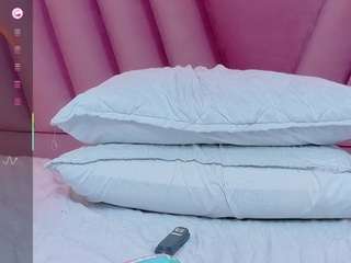 hornybarelylegalgirl