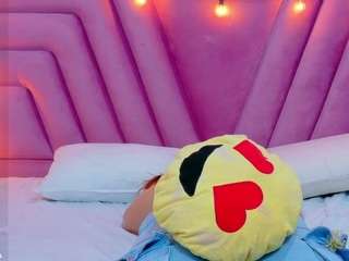 hornybarelylegalgirl