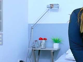 hornybarelylega