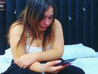  hornybarelylegalgirl chat room
