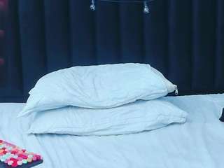 hornybarelylegal... Live Webcam on CamSoda