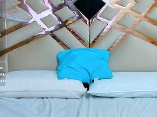 hornybarelylegalgirl hornybarelylegalgirl