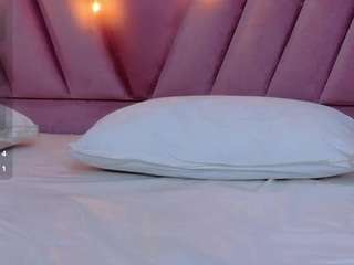 hornybarelylegal... Live Webcam on CamSoda