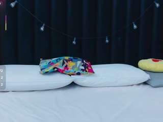 hornybarelylegalgirl webcam model