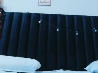 hornybarelylegal... Live Webcam on CamSoda