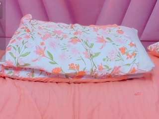 hornybarelylegal... Live Webcam on CamSoda