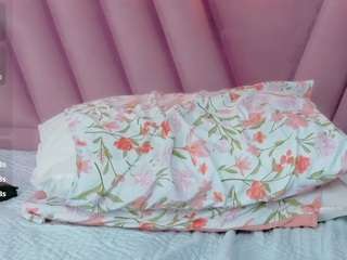 hornybarelylegalgirl