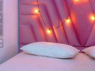 hornybarelylegalgirl Live Webcam on CamSoda