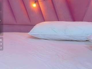 hornybarelylegalgirl live webcam on Soda Cams