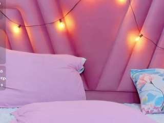 hornybarelylegalgirl